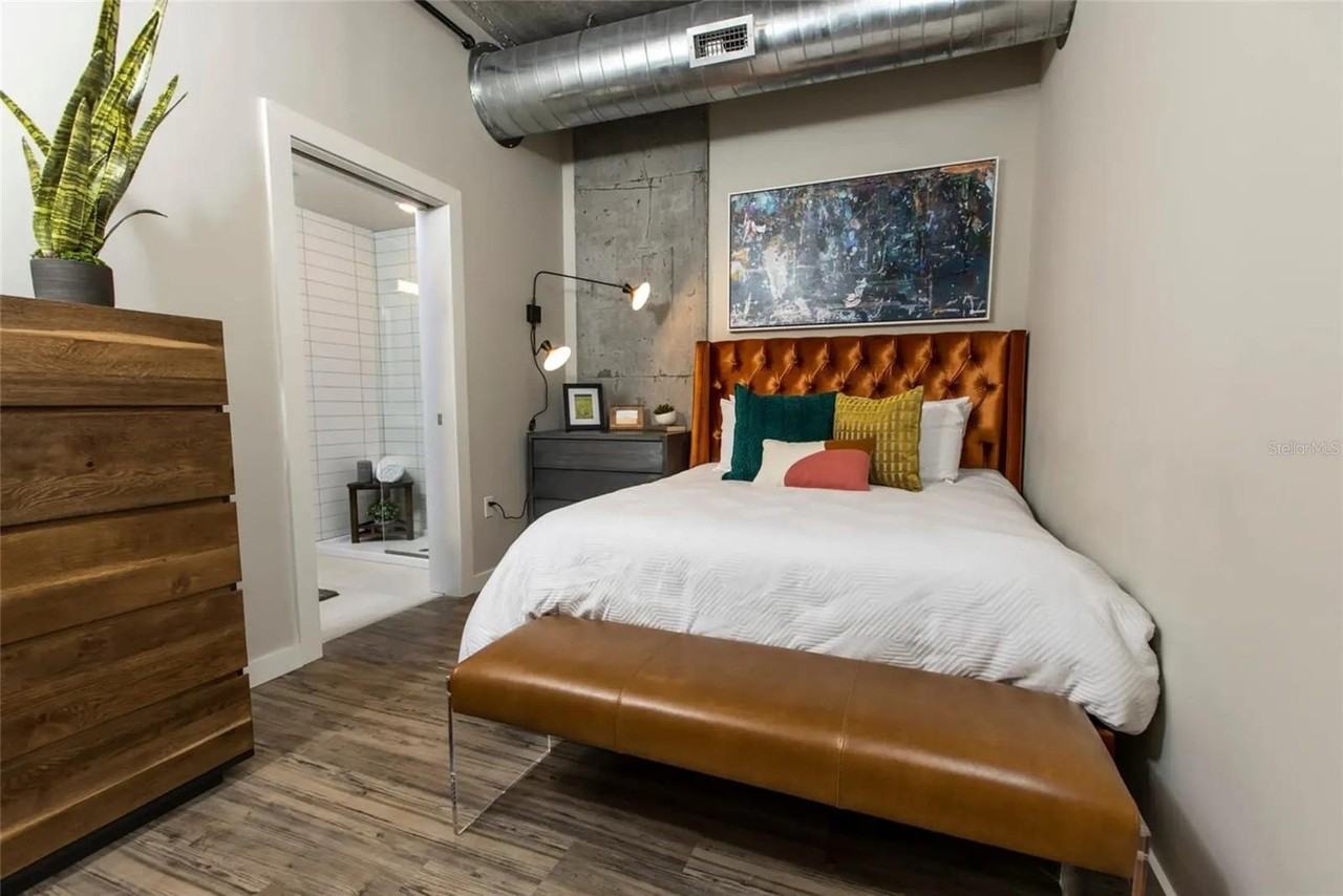 160 16th St N - Photo 3 of 8