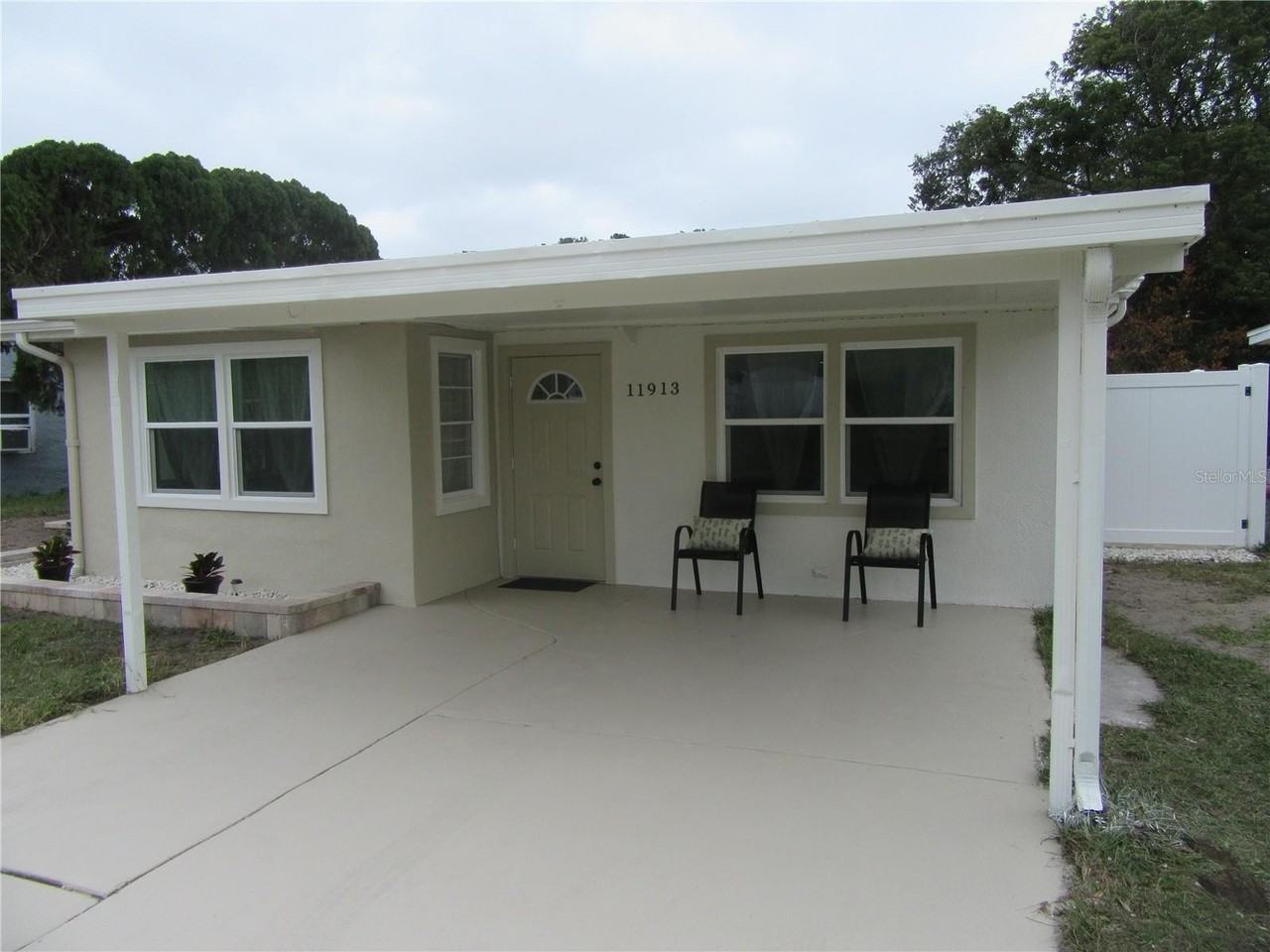 11913 104th Street - Photo 3 of 34