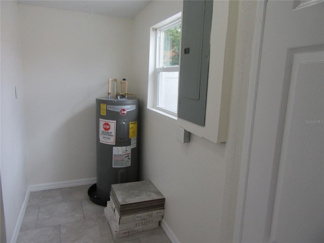 11913 104th Street - Photo 6 of 34