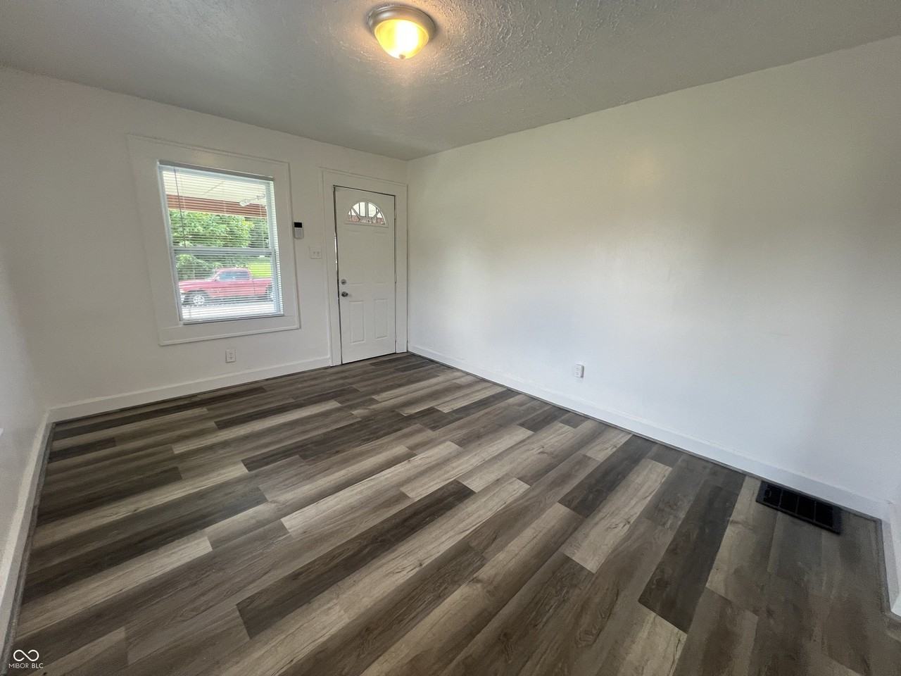 928 Udell St - Photo 4 of 23