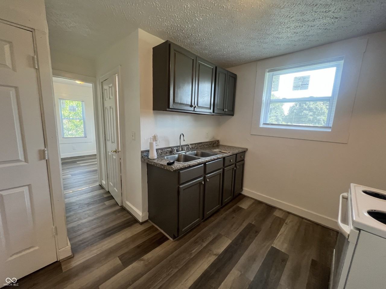 928 Udell St - Photo 7 of 23