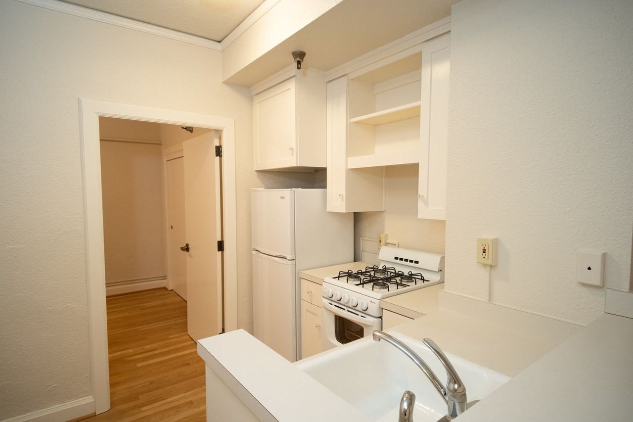 JEANNE MANOR APARTMENTS (JEAN01) - Photo 4 of 50