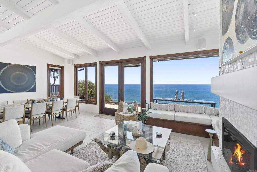 1370 Neptune Ave - Photo 5 of 31