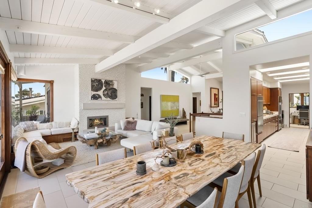 1370 Neptune Ave - Photo 6 of 31