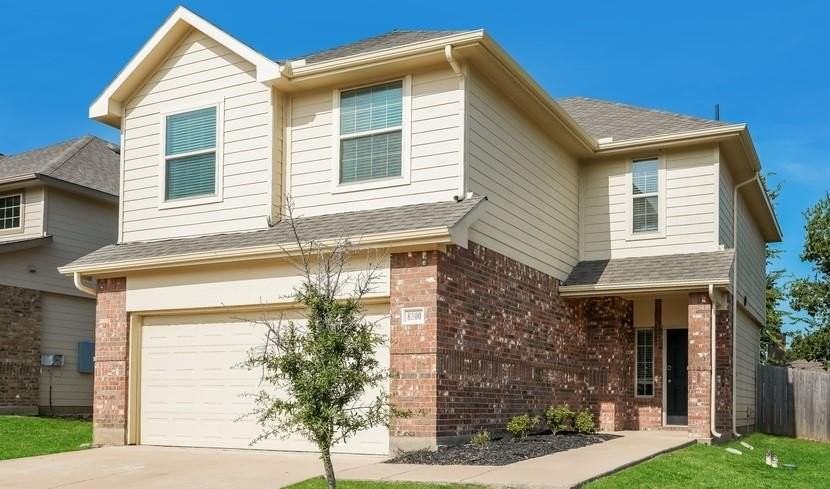 8300 Runner Oak Lane - Photo 3 of 17