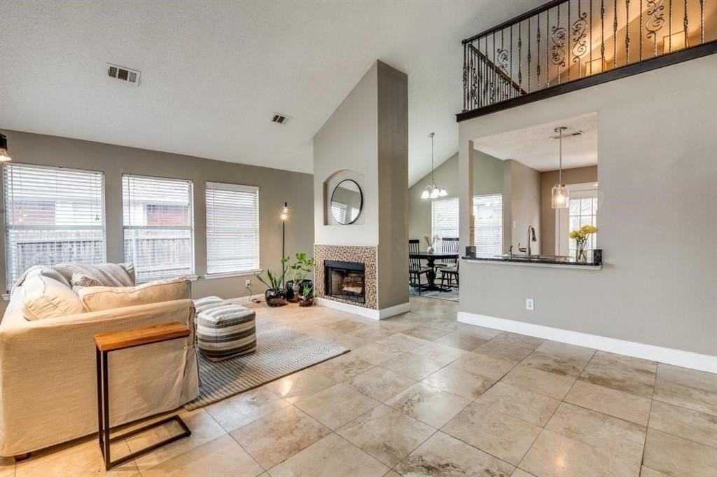 8164 Heritage Place Dr - Photo 3 of 8