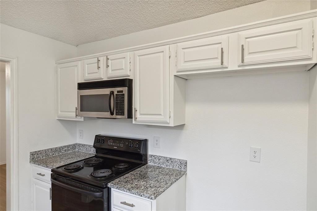 4046 Saint Christopher Ln - Photo 6 of 30