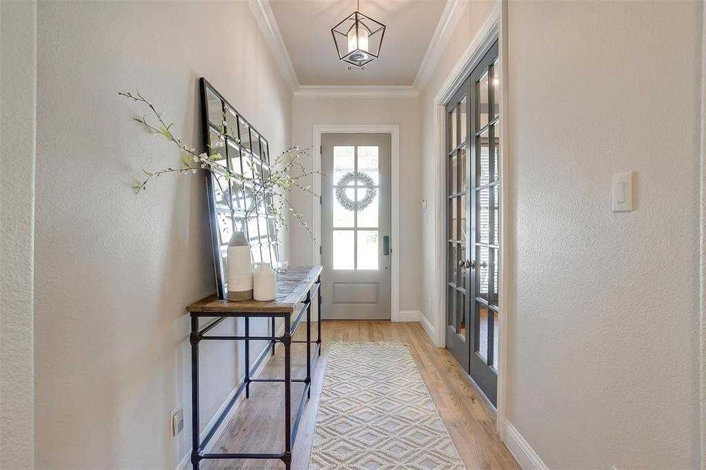 604 Rockfall Way - Photo 3 of 33