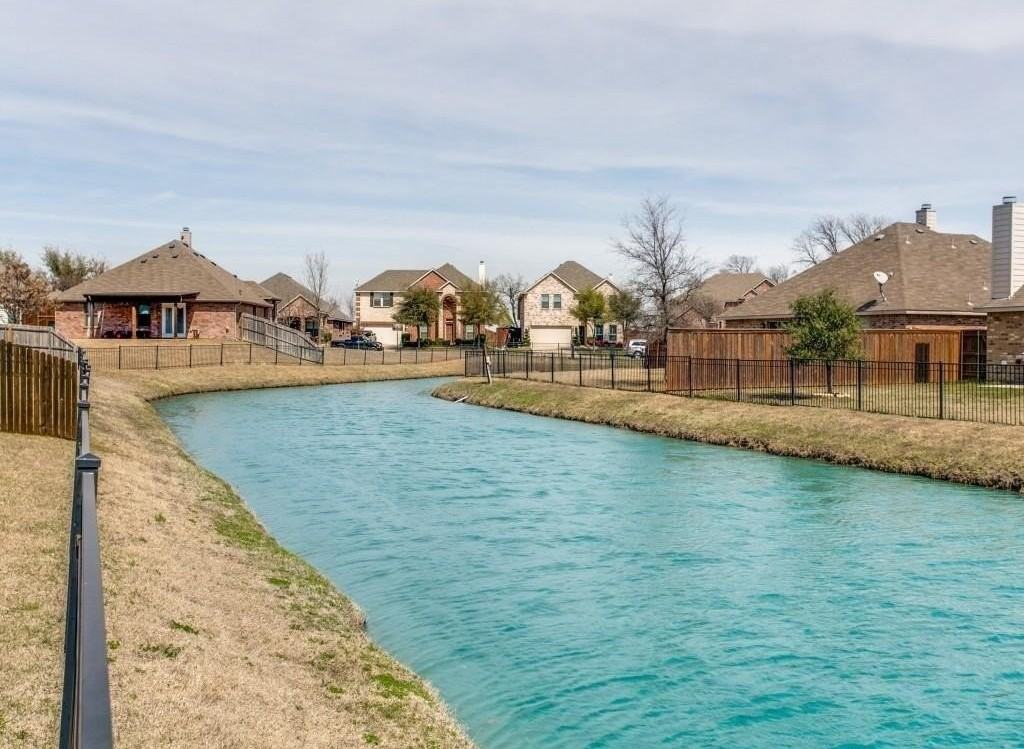 1097 Luton Dr - Photo 5 of 25