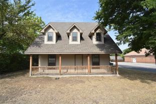 704 S Dewey Ave - Photo 1 of 1