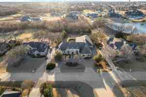 featured image of 931 Woodview Dr