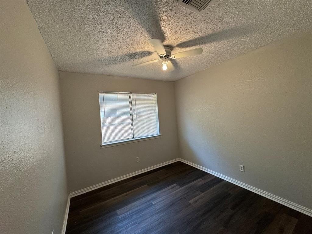 6511 Devine Dr - Photo 4 of 21