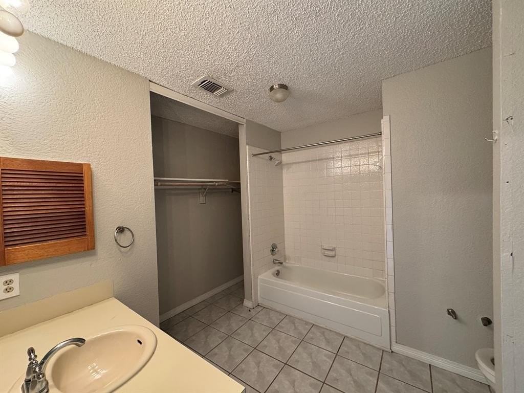 6511 Devine Dr - Photo 5 of 21