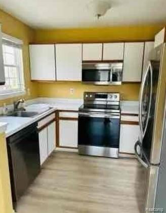 16423 Claremont Dr S - Photo 3 of 15