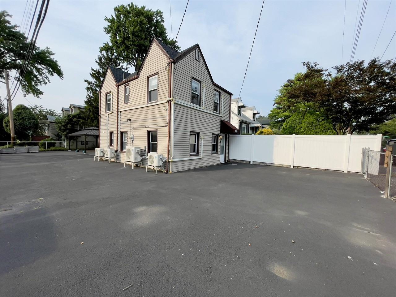 3101 Wissman Ave - Photo 2 of 18