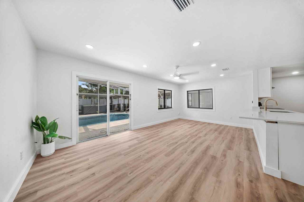 948 Canal Cir - Photo 6 of 24