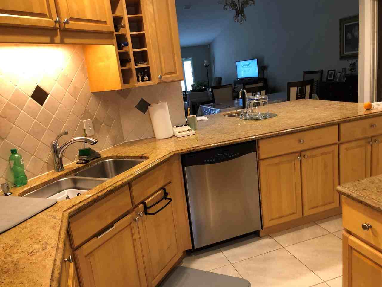 6746 Versailles Ct - Photo 7 of 27