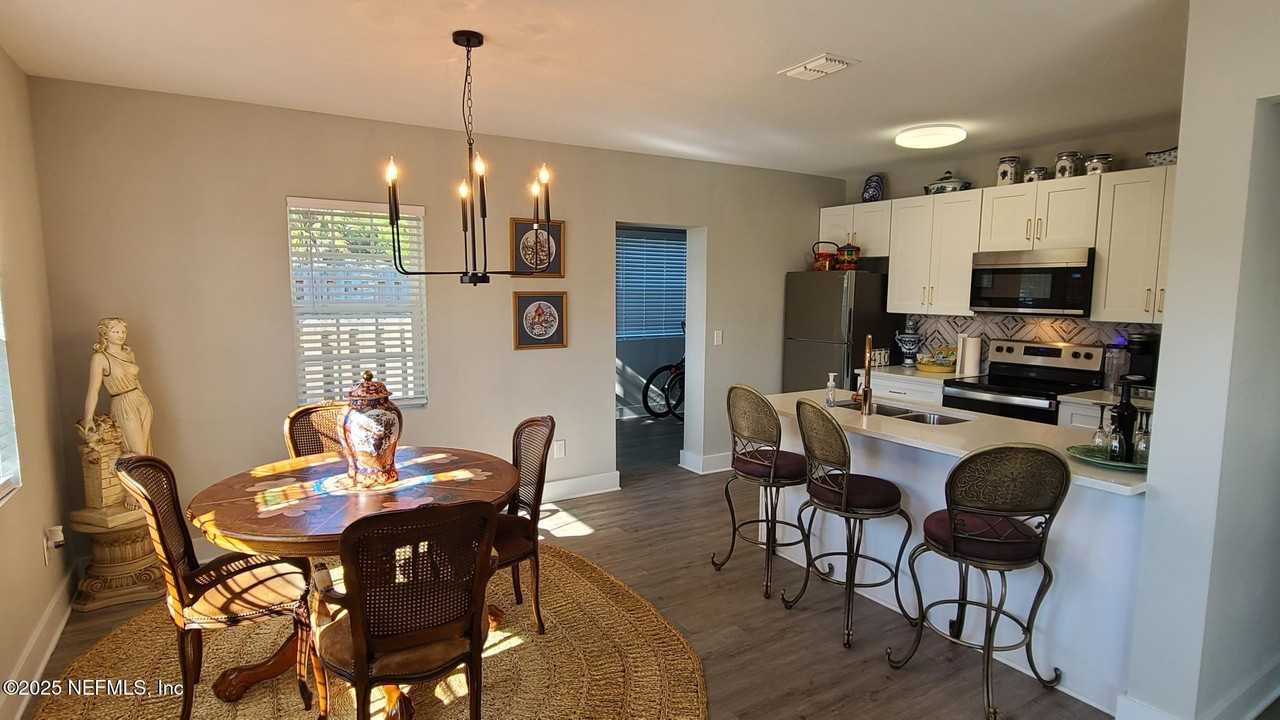 410 Center St - Photo 2 of 13