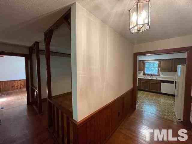 2717 Panther Dr - Photo 4 of 26