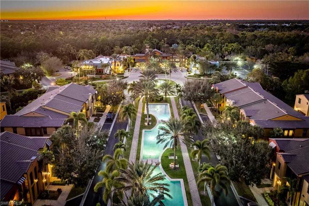 9072 Covina Dr N - Photo 7 of 48