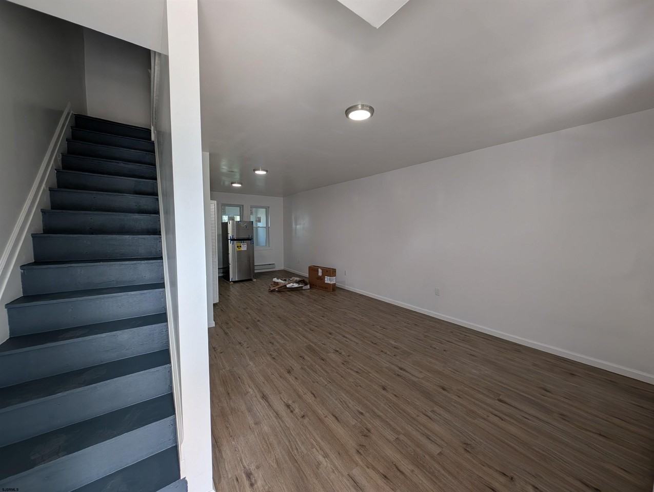 1009 N Michigan Ave - Photo 3 of 14