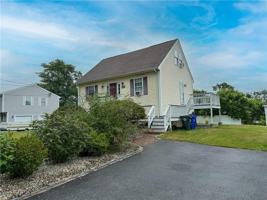 featured image of 2 Beatrice Ln