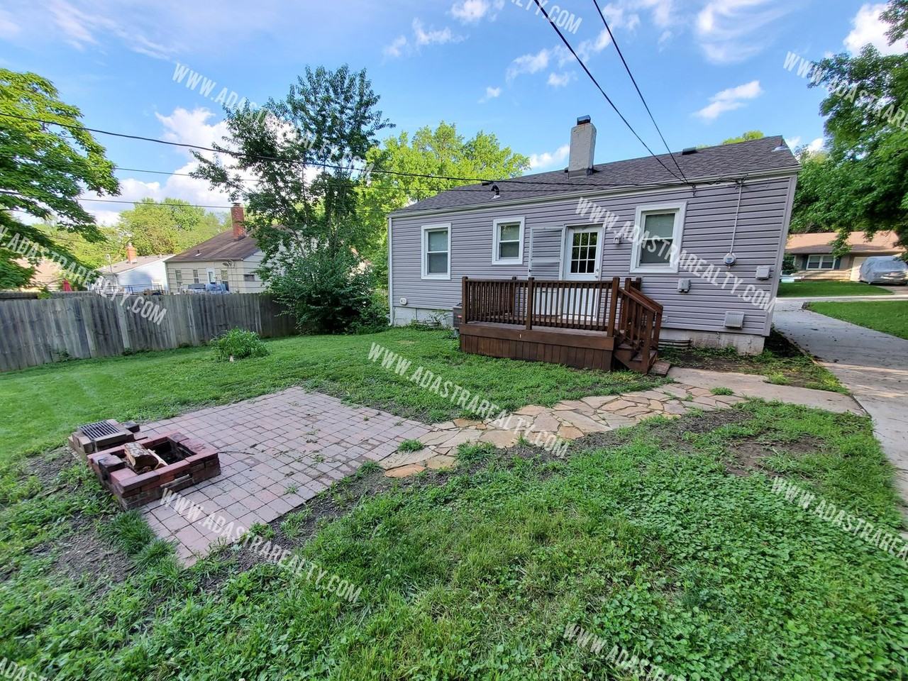 614 W 88th Ter - Photo 3 of 9
