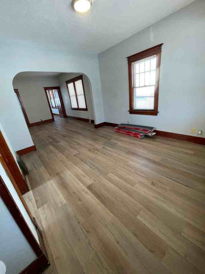 1309 S Helen St - Photo 2 of 11