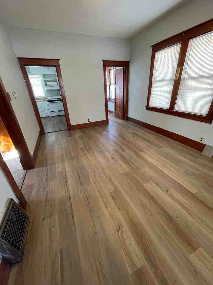 1309 S Helen St - Photo 3 of 11