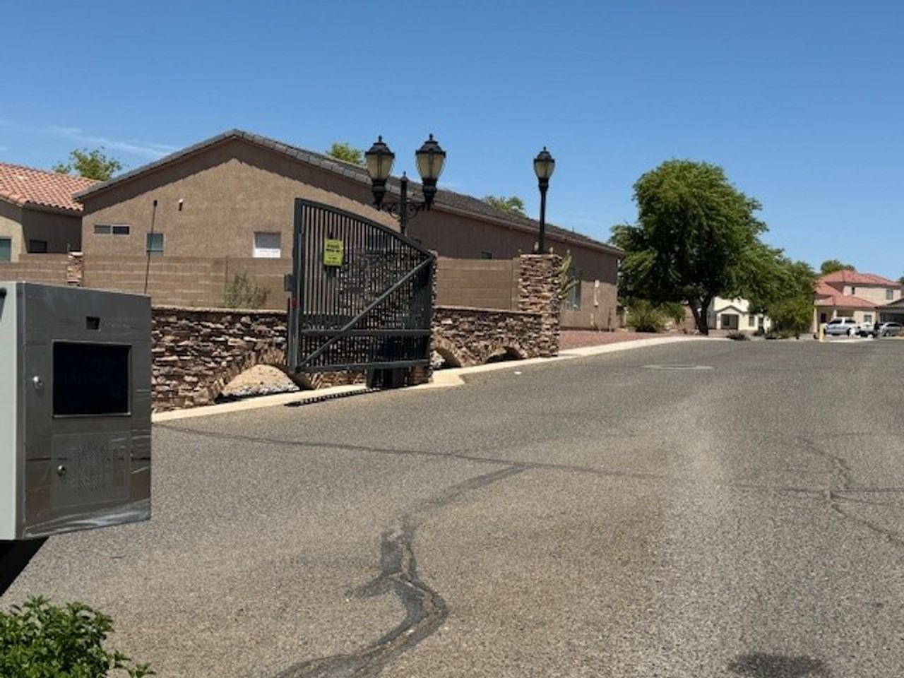 2377 Cottonwood Dr - Photo 2 of 35