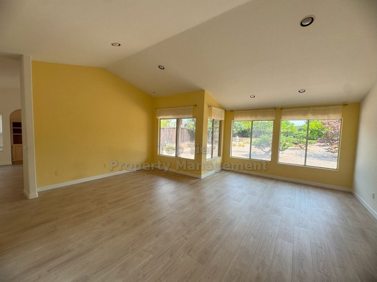4458 Old River St - Photo 7 of 13