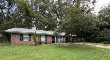 featured image of 82 W Bryant Cir