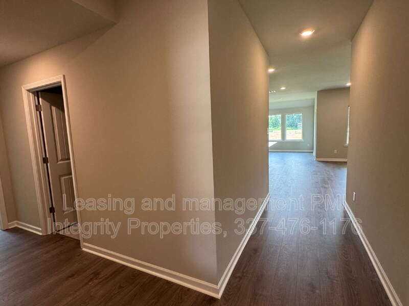 226 Oak Heights Dr - Photo 2 of 16