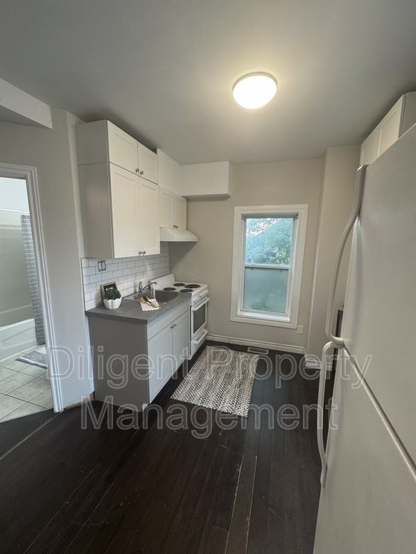 164 Stewart St - Photo 2 of 34