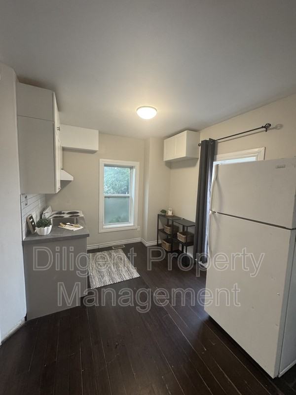164 Stewart St - Photo 3 of 34