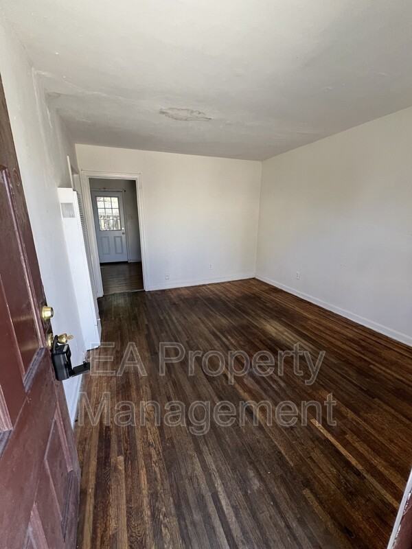 525 Cedar St Se #B - Photo 3 of 11