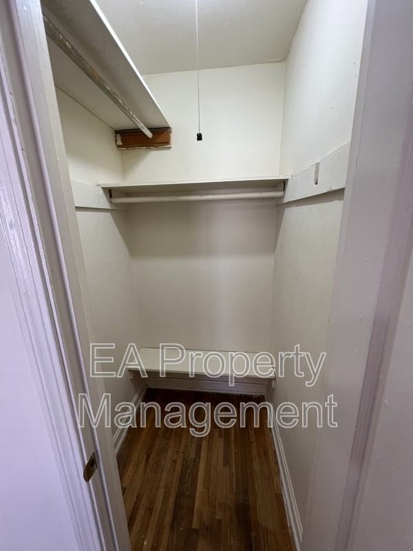 525 Cedar St Se #B - Photo 7 of 11