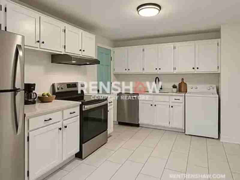 11 W Rollins Rd - Photo 2 of 11