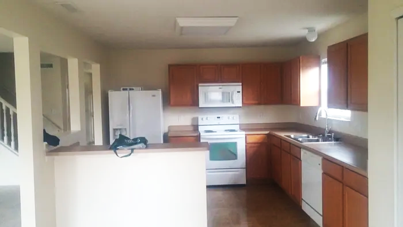 2425 Bluewood Way - Photo 4 of 9