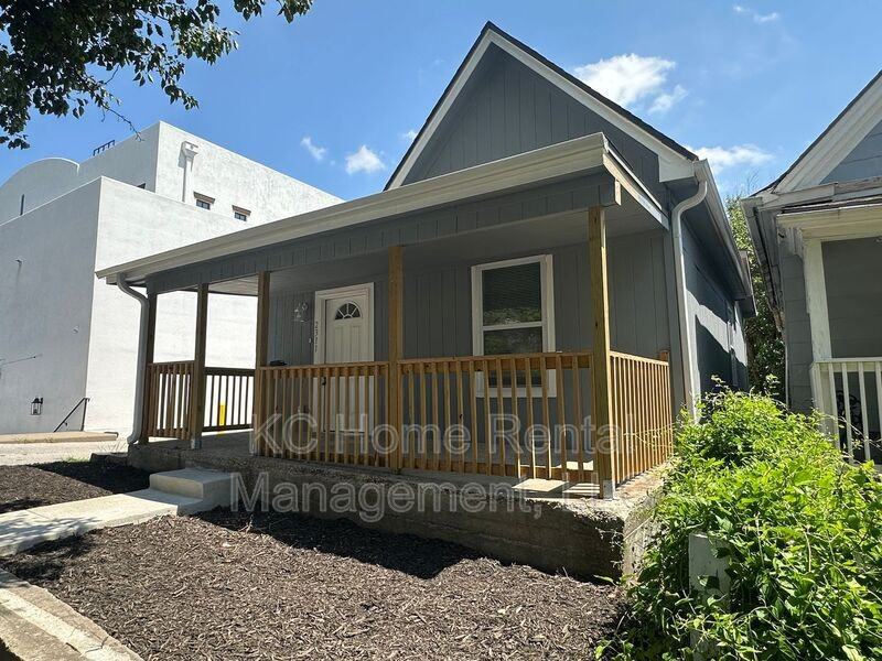 2311 Jarboe St - Photo 3 of 31