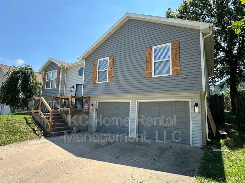 1809 Nw 79th Ter - Photo 3 of 48