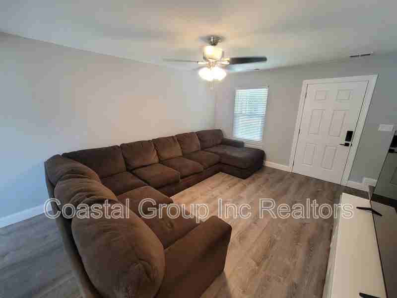 1519 Palmetto St - Photo 3 of 26