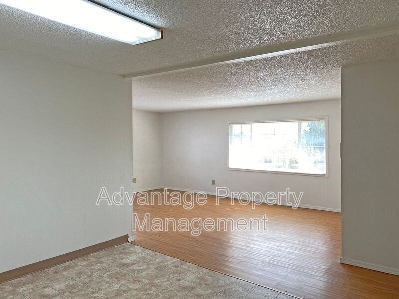 975 Nw Garfield Ave #6 - Photo 4 of 39