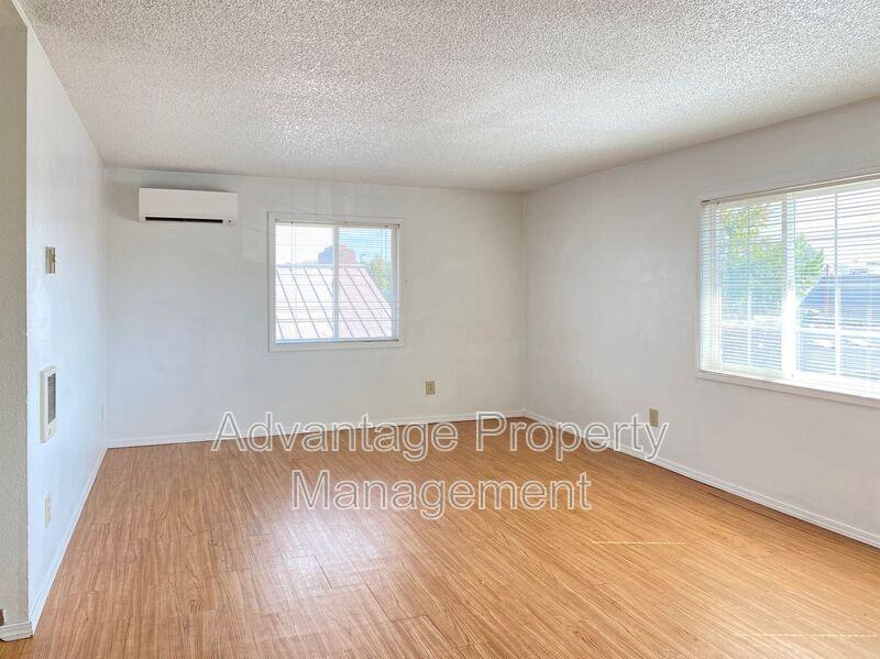975 Nw Garfield Ave #6 - Photo 5 of 39