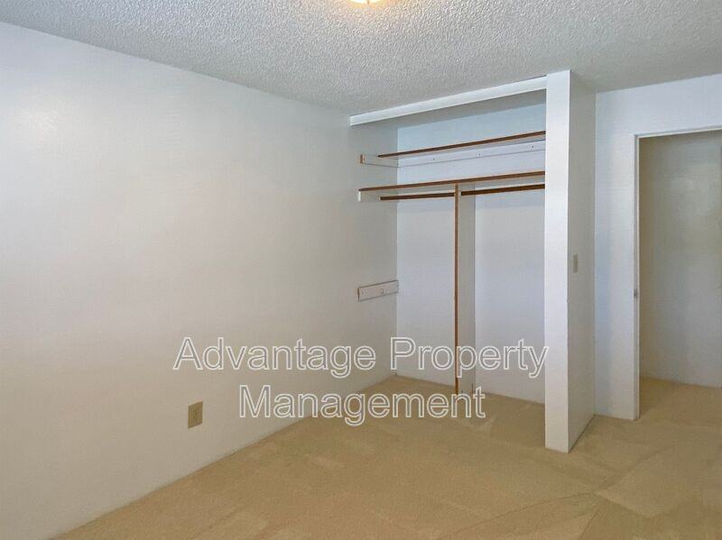 975 Nw Garfield Ave #6 - Photo 7 of 39