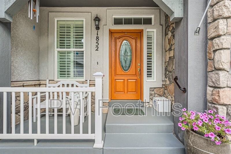 1852 S Jay Ct - Photo 3 of 28