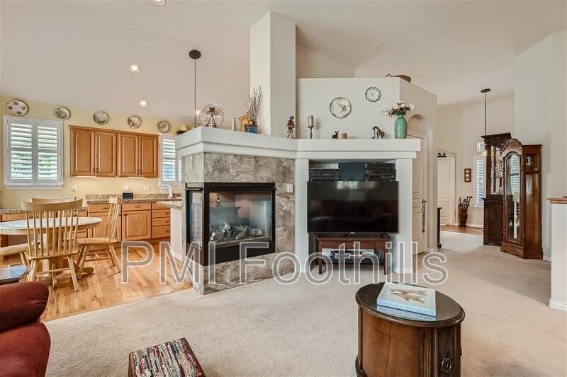 1852 S Jay Ct - Photo 6 of 28