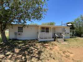 featured image of 204 Campbell Ave