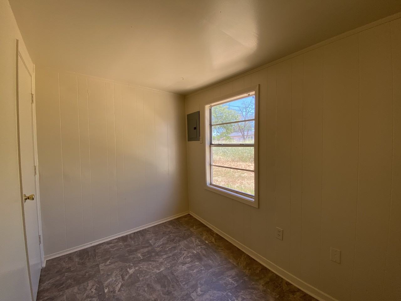 204 Campbell Ave - Photo 5 of 8