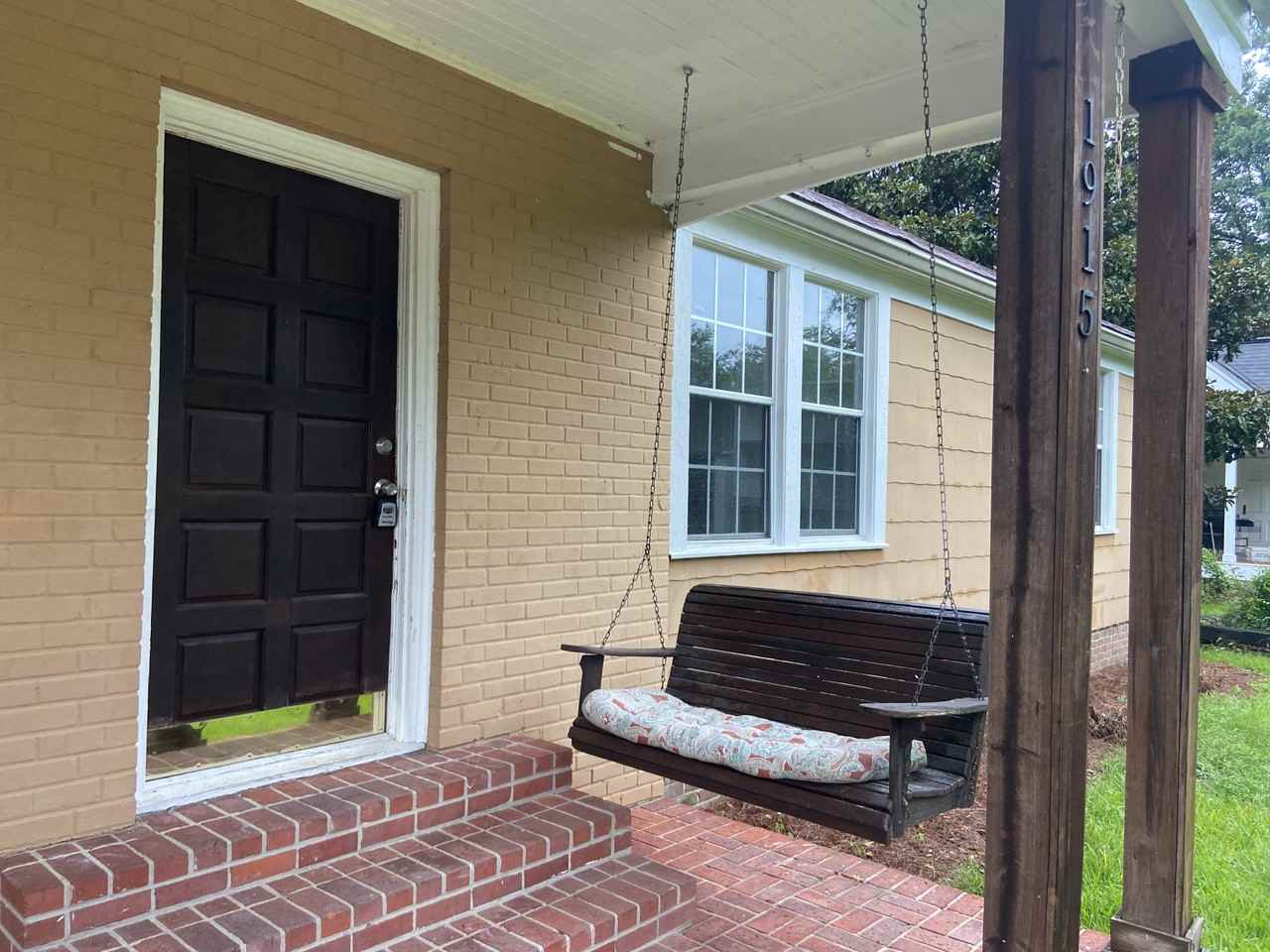 1915 Mamie St - Photo 2 of 16